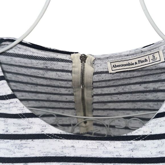 Small Abercrombie & Fitch Women’s Striped 3/4 Sleeve Black White Dress - Picture 5 of 5